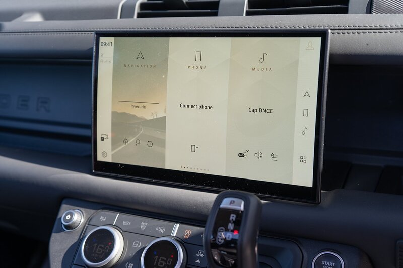 Land Rover 3.0 D250 MHEV X-Dynamic HSE SUV 3dr Diesel Auto 4WD Euro 6 (s/s) (250 ps)