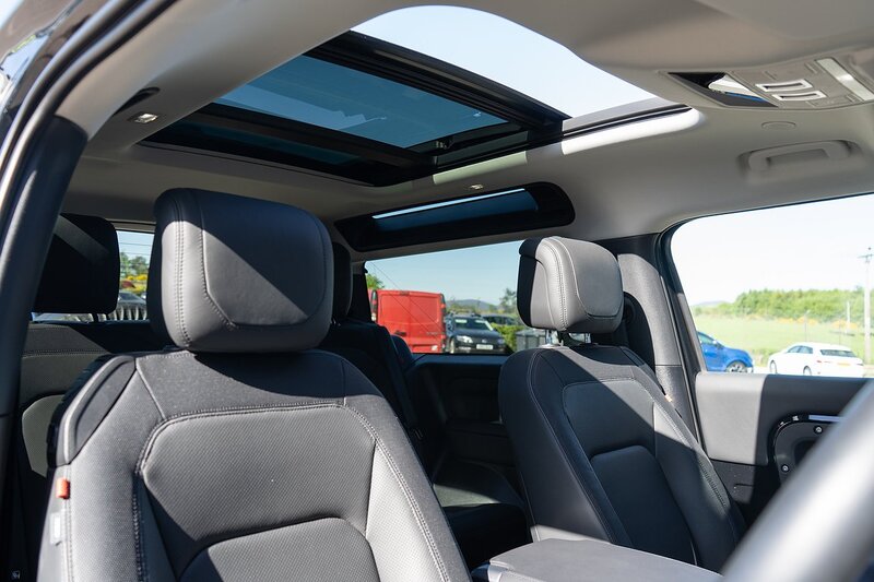 Land Rover 3.0 D250 MHEV X-Dynamic HSE SUV 3dr Diesel Auto 4WD Euro 6 (s/s) (250 ps)