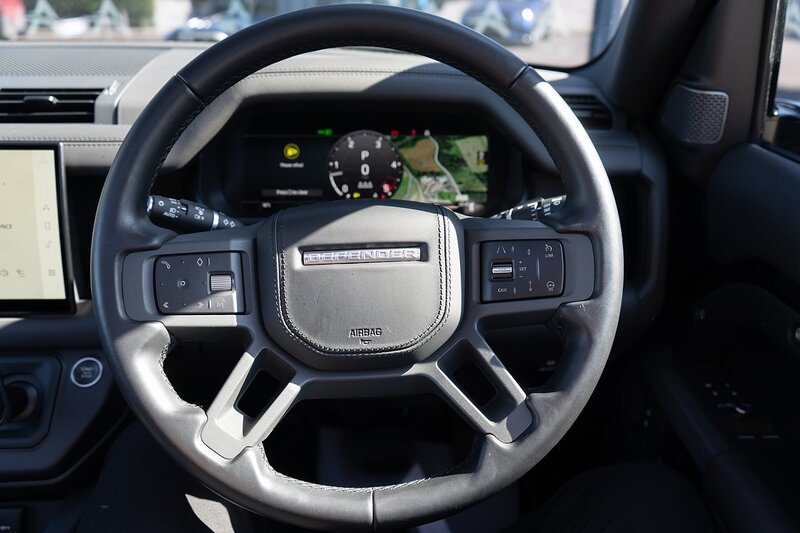 Land Rover 3.0 D250 MHEV X-Dynamic HSE SUV 3dr Diesel Auto 4WD Euro 6 (s/s) (250 ps)