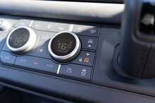 Land Rover 3.0 D250 MHEV X-Dynamic HSE SUV 3dr Diesel Auto 4WD Euro 6 (s/s) (250 ps)