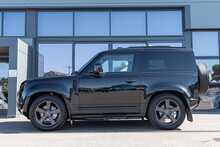 Land Rover 3.0 D250 MHEV X-Dynamic HSE SUV 3dr Diesel Auto 4WD Euro 6 (s/s) (250 ps)