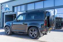 Land Rover 3.0 D250 MHEV X-Dynamic HSE SUV 3dr Diesel Auto 4WD Euro 6 (s/s) (250 ps)