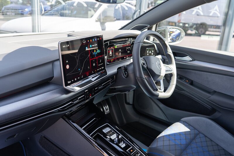 Volkswagen 2.0 TSI R Black Edition Hatchback 5dr Petrol DSG 4Motion Euro 6 (s/s) (333 ps)