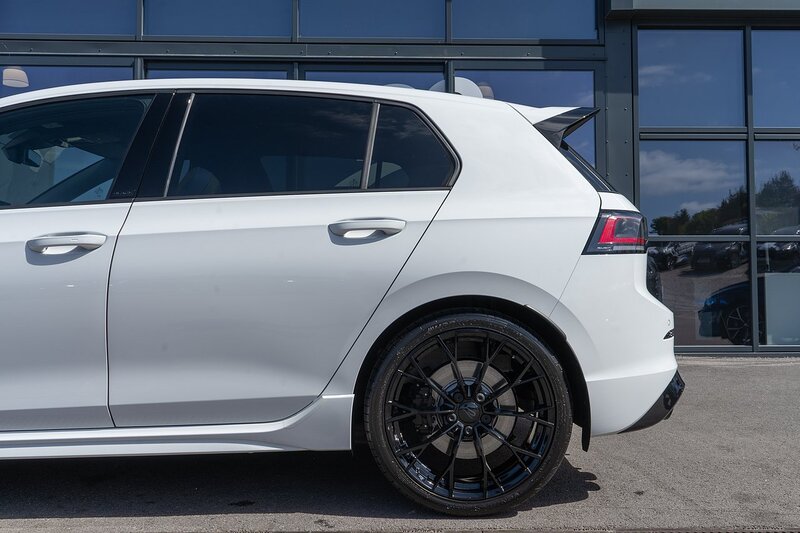 Volkswagen 2.0 TSI R Black Edition Hatchback 5dr Petrol DSG 4Motion Euro 6 (s/s) (333 ps)