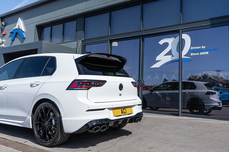 Volkswagen 2.0 TSI R Black Edition Hatchback 5dr Petrol DSG 4Motion Euro 6 (s/s) (333 ps)