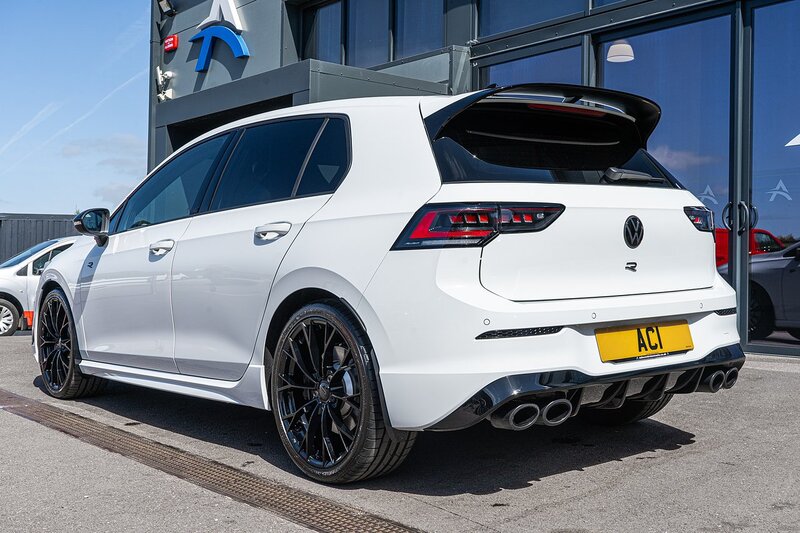 Volkswagen 2.0 TSI R Black Edition Hatchback 5dr Petrol DSG 4Motion Euro 6 (s/s) (333 ps)