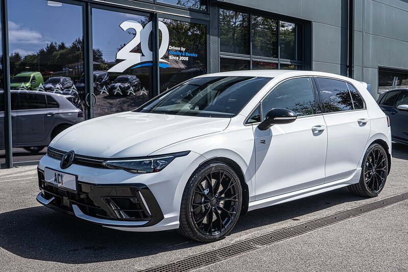 Volkswagen 2.0 TSI R Black Edition Hatchback 5dr Petrol DSG 4Motion Euro 6 (s/s) (333 ps)