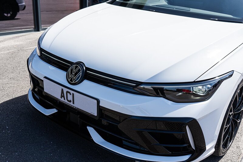 Volkswagen 2.0 TSI R Black Edition Hatchback 5dr Petrol DSG 4Motion Euro 6 (s/s) (333 ps)