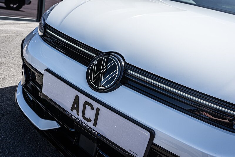 Volkswagen 2.0 TSI R Black Edition Hatchback 5dr Petrol DSG 4Motion Euro 6 (s/s) (333 ps)