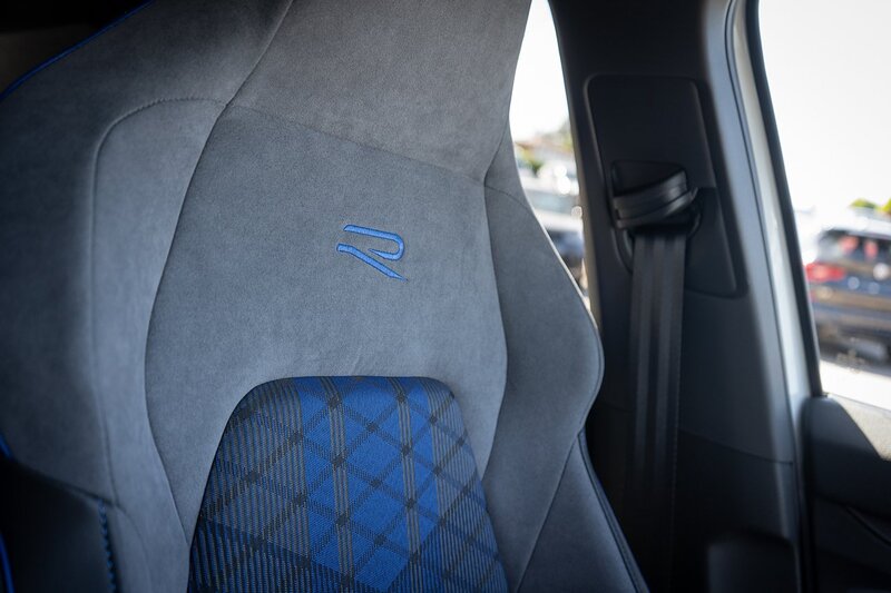 Volkswagen 2.0 TSI R Black Edition Hatchback 5dr Petrol DSG 4Motion Euro 6 (s/s) (333 ps)