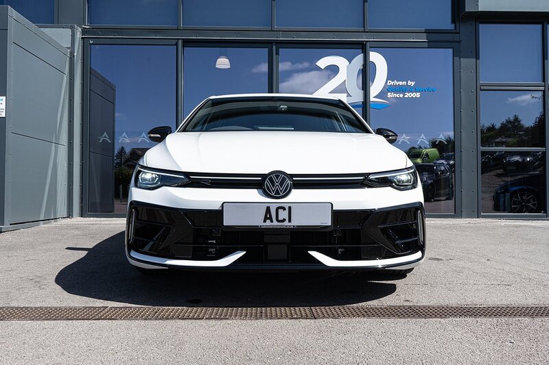 Volkswagen 2.0 TSI R Black Edition Hatchback 5dr Petrol DSG 4Motion Euro 6 (s/s) (333 ps)