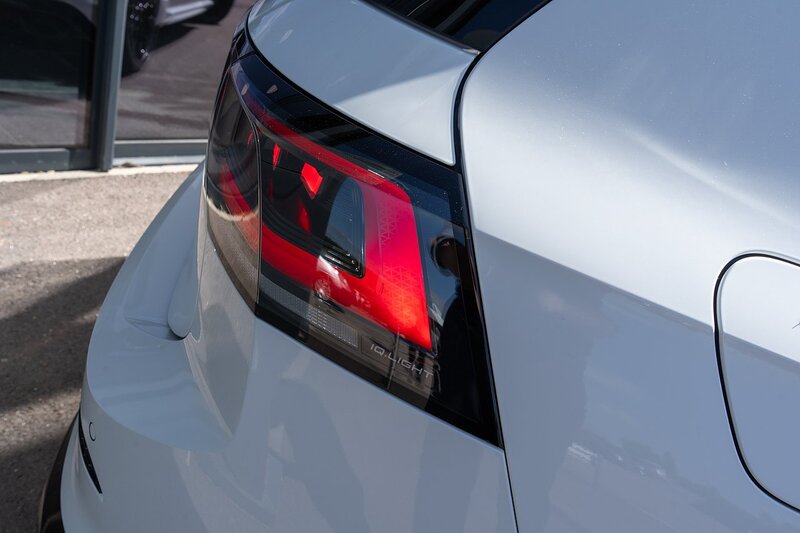 Volkswagen 2.0 TSI R Black Edition Hatchback 5dr Petrol DSG 4Motion Euro 6 (s/s) (333 ps)