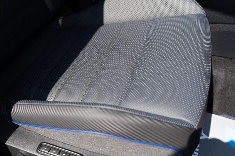 Volkswagen 2.0 TSI R Black Edition Hatchback 5dr Petrol DSG 4Motion Euro 6 (s/s) (333 ps)