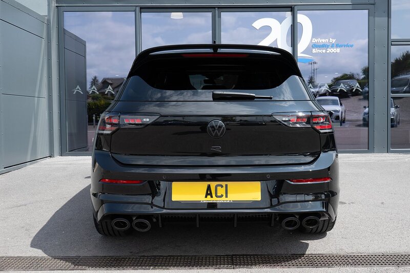 Volkswagen 2.0 TSI R Black Edition Hatchback 5dr Petrol DSG 4Motion Euro 6 (s/s) (333 ps)