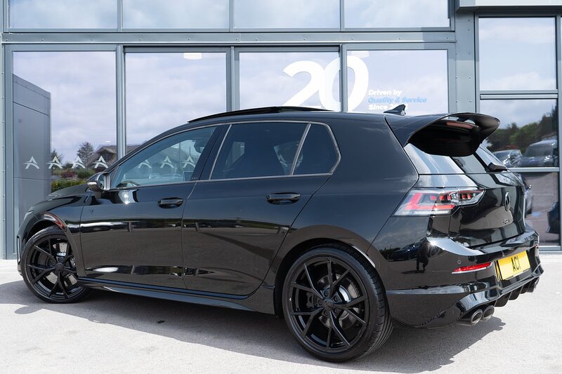 Volkswagen 2.0 TSI R Black Edition Hatchback 5dr Petrol DSG 4Motion Euro 6 (s/s) (333 ps)