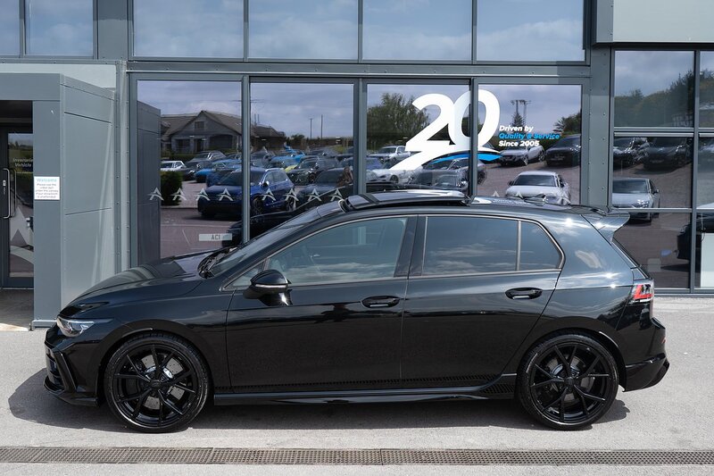 Volkswagen 2.0 TSI R Black Edition Hatchback 5dr Petrol DSG 4Motion Euro 6 (s/s) (333 ps)