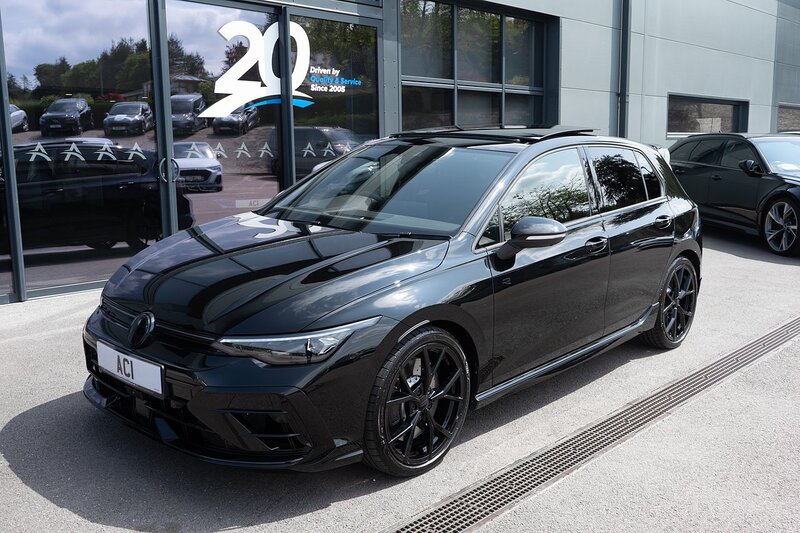 Volkswagen 2.0 TSI R Black Edition Hatchback 5dr Petrol DSG 4Motion Euro 6 (s/s) (333 ps)