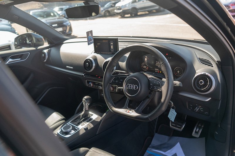 Audi S3 TFSI Black Edition - U4963