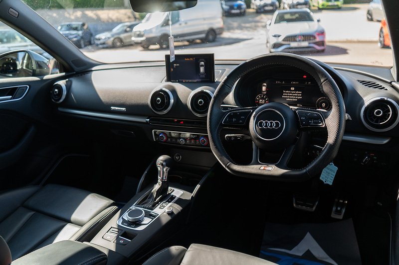 Audi S3 TFSI Black Edition - U4963