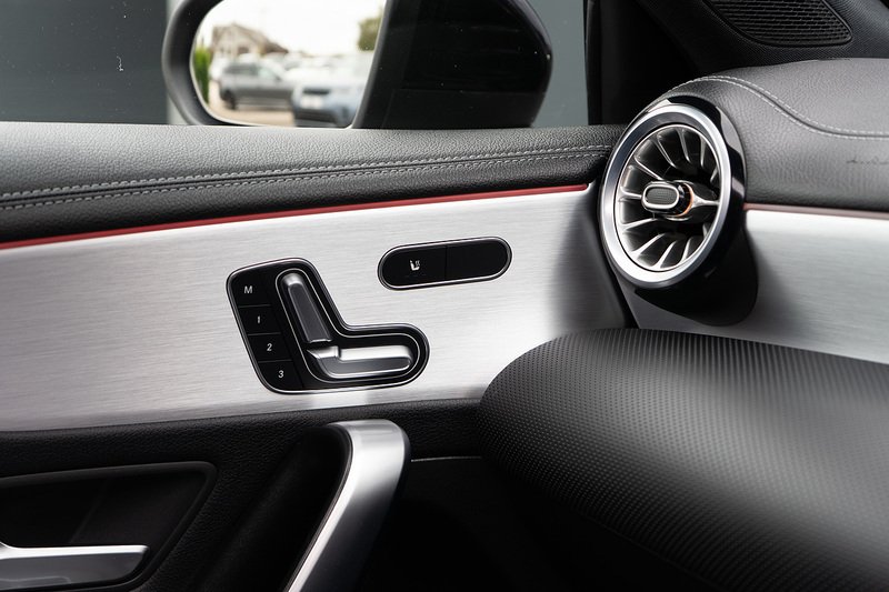 Mercedes-Benz 2.0 A35 AMG Edition (Premium Plus) Hatchback 5dr Petrol 7G-DCT 4MATIC Euro 6 (s/s) (306 ps)