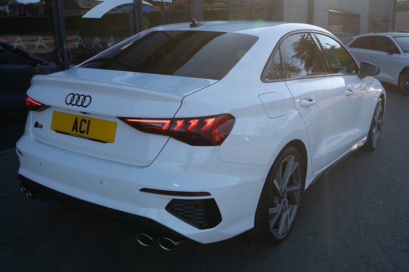 Audi 2.0 TFSI Black Edition Saloon 4dr Petrol S Tronic quattro Euro 6 (s/s) (310 ps)