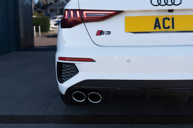 Audi 2.0 TFSI Black Edition Saloon 4dr Petrol S Tronic quattro Euro 6 (s/s) (310 ps)