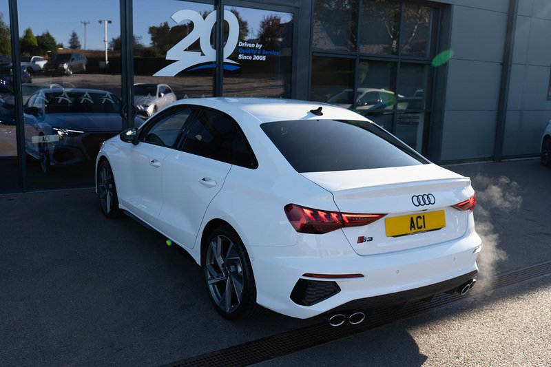 Audi 2.0 TFSI Black Edition Saloon 4dr Petrol S Tronic quattro Euro 6 (s/s) (310 ps)