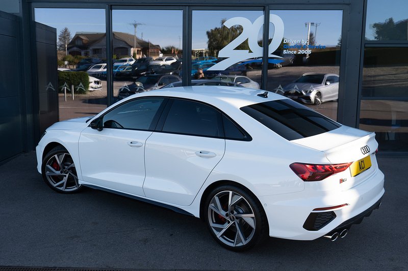 Audi 2.0 TFSI Black Edition Saloon 4dr Petrol S Tronic quattro Euro 6 (s/s) (310 ps)