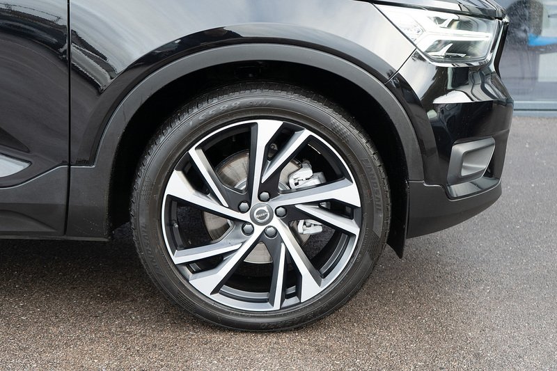 Volvo 2.0 B4 MHEV R-Design Pro SUV 5dr Petrol Hybrid Auto AWD Euro 6 (s/s) (197 ps)