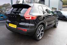 Volvo 2.0 B4 MHEV R-Design Pro SUV 5dr Petrol Hybrid Auto AWD Euro 6 (s/s) (197 ps)