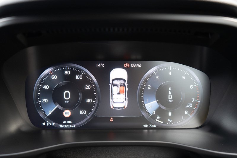 Volvo 2.0 B4 MHEV R-Design Pro SUV 5dr Petrol Hybrid Auto AWD Euro 6 (s/s) (197 ps)