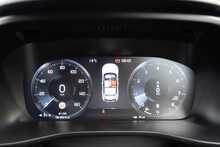 Volvo 2.0 B4 MHEV R-Design Pro SUV 5dr Petrol Hybrid Auto AWD Euro 6 (s/s) (197 ps)