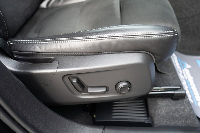 Volvo 2.0 B4 MHEV R-Design Pro SUV 5dr Petrol Hybrid Auto AWD Euro 6 (s/s) (197 ps)