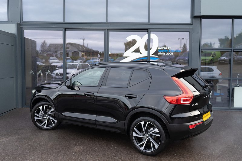 Volvo 2.0 B4 MHEV R-Design Pro SUV 5dr Petrol Hybrid Auto AWD Euro 6 (s/s) (197 ps)