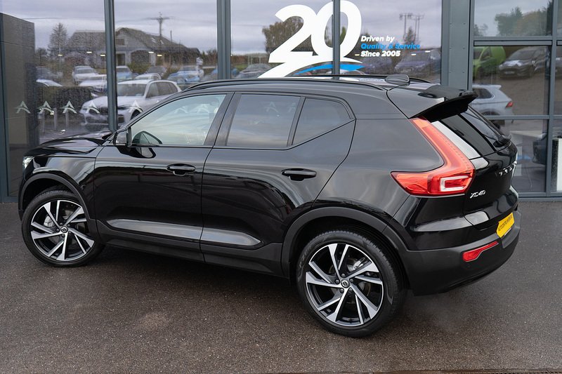 Volvo 2.0 B4 MHEV R-Design Pro SUV 5dr Petrol Hybrid Auto AWD Euro 6 (s/s) (197 ps)