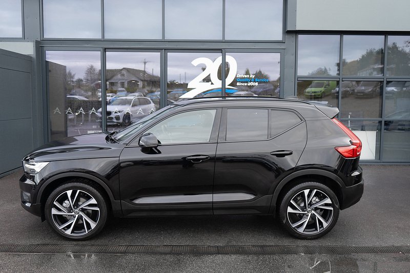 Volvo 2.0 B4 MHEV R-Design Pro SUV 5dr Petrol Hybrid Auto AWD Euro 6 (s/s) (197 ps)