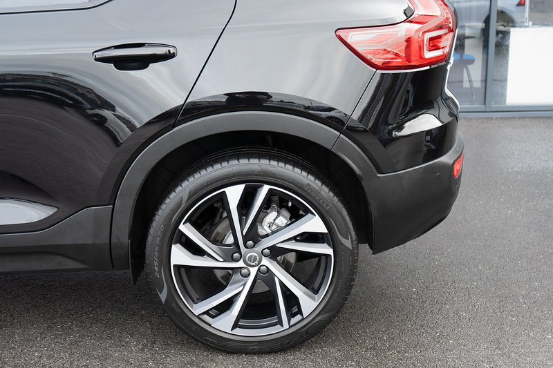 Volvo 2.0 B4 MHEV R-Design Pro SUV 5dr Petrol Hybrid Auto AWD Euro 6 (s/s) (197 ps)