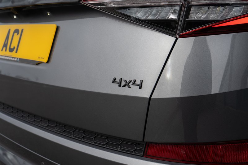 Skoda 2.0 TSI SportLine SUV 5dr Petrol DSG 4WD Euro 6 (s/s) (7 Seat) (190 ps)