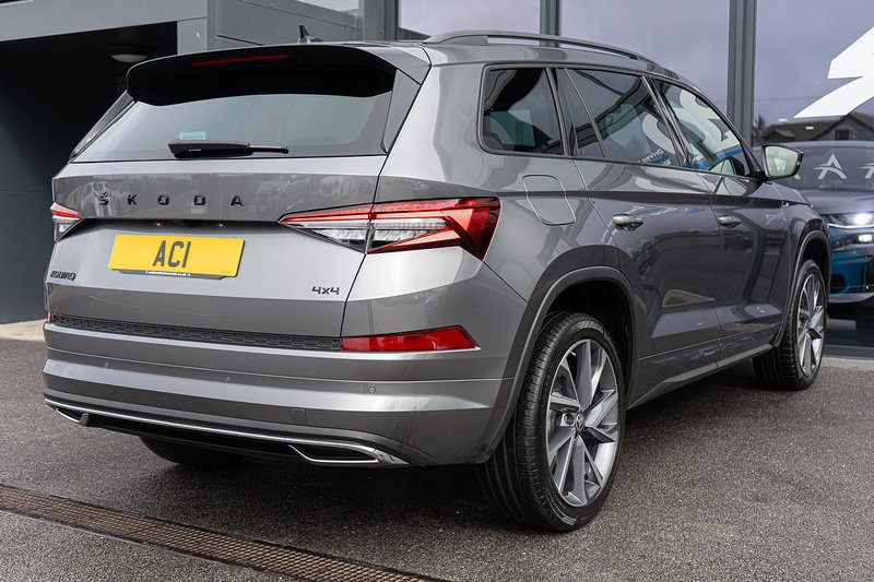 Skoda 2.0 TSI SportLine SUV 5dr Petrol DSG 4WD Euro 6 (s/s) (7 Seat) (190 ps)