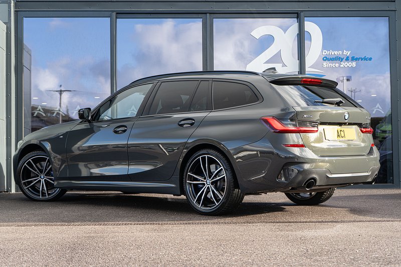 BMW 3.0 330d MHT M Sport Pro Edition Touring 5dr Diesel Hybrid Auto xDrive Euro 6 (s/s) (286 ps)