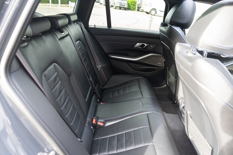 BMW 3.0 M340d MHT Touring 5dr Diesel Hybrid Auto xDrive Euro 6 (s/s) (340 ps)