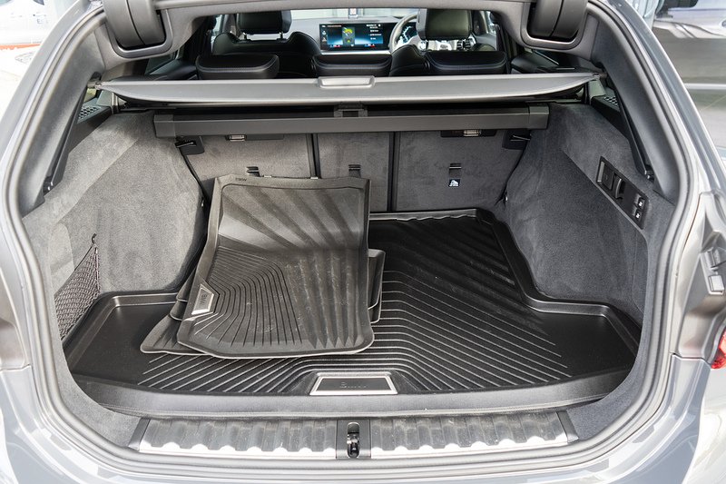 BMW 3.0 M340d MHT Touring 5dr Diesel Hybrid Auto xDrive Euro 6 (s/s) (340 ps)