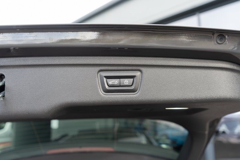 BMW 3.0 M340d MHT Touring 5dr Diesel Hybrid Auto xDrive Euro 6 (s/s) (340 ps)