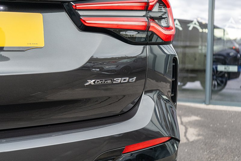 BMW 3.0 30d MHT M Sport SUV 5dr Diesel Hybrid Auto xDrive Euro 6 (s/s) (286 ps)