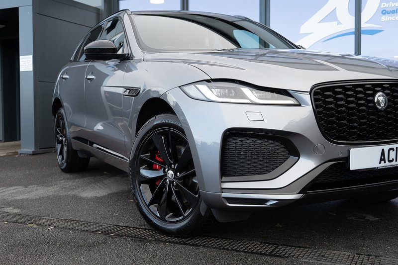 Jaguar 2.0 D200 MHEV R-Dynamic SE Black SUV 5dr Diesel Auto AWD Euro 6 (s/s) (204 ps)