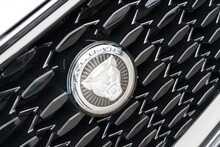 Jaguar 2.0 D200 MHEV R-Dynamic SE Black SUV 5dr Diesel Auto AWD Euro 6 (s/s) (204 ps)