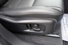 Jaguar 2.0 D200 MHEV R-Dynamic SE Black SUV 5dr Diesel Auto AWD Euro 6 (s/s) (204 ps)