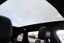 Jaguar 2.0 D200 MHEV R-Dynamic SE Black SUV 5dr Diesel Auto AWD Euro 6 (s/s) (204 ps)