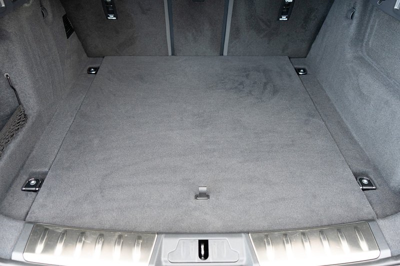 Jaguar 2.0 D200 MHEV R-Dynamic SE Black SUV 5dr Diesel Auto AWD Euro 6 (s/s) (204 ps)