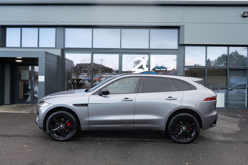 Jaguar 2.0 D200 MHEV R-Dynamic SE Black SUV 5dr Diesel Auto AWD Euro 6 (s/s) (204 ps)